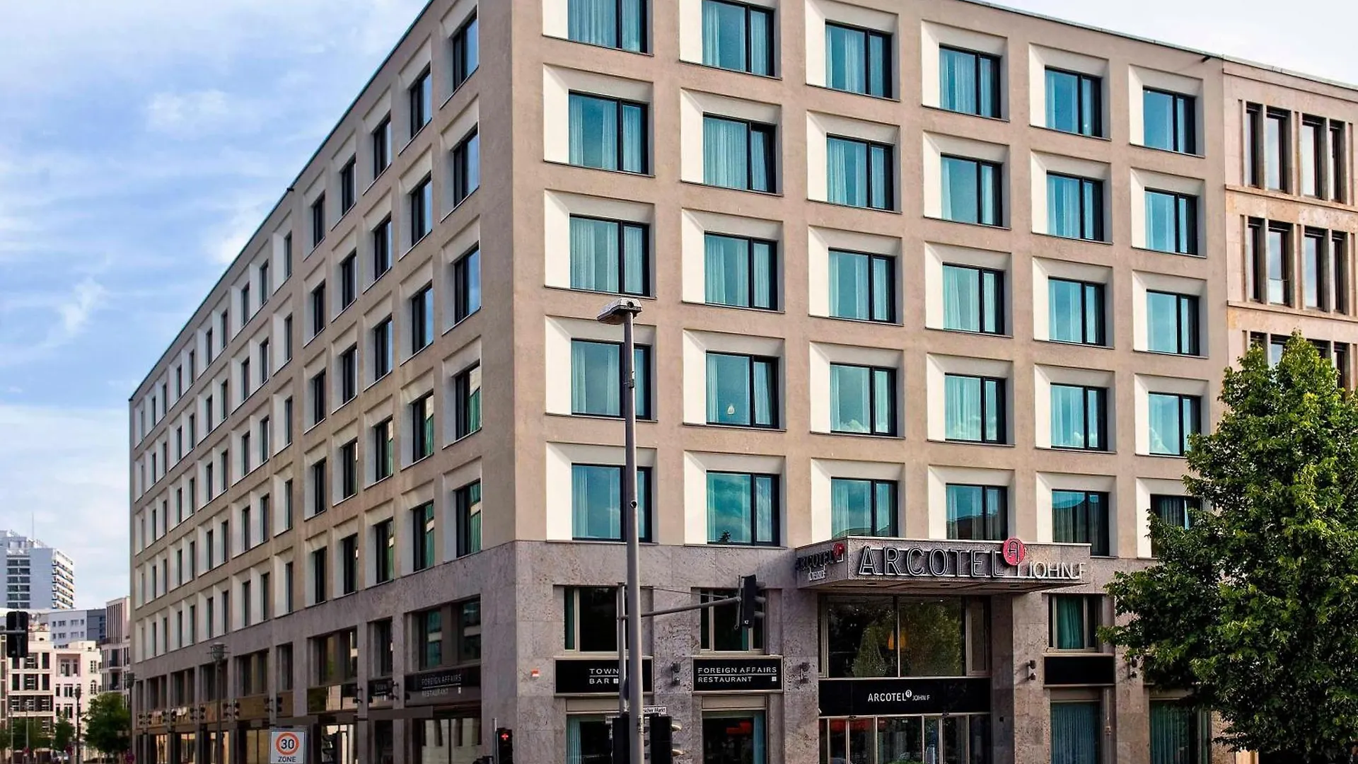 ARCOTEL John F - am Gendarmenmarkt Berlin Otel