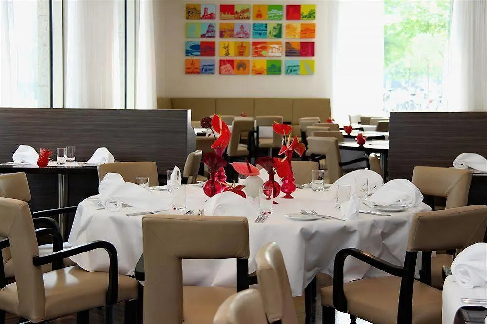 **** Szálloda Arcotel John F Berlin Németország